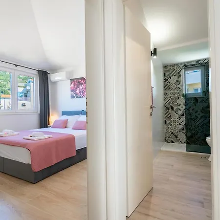 Apartment Penthouse Nensi *