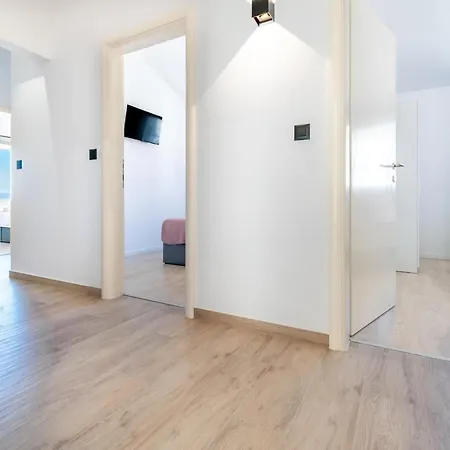Penthouse Nensi Baska Voda