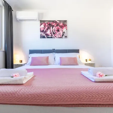 Apartment Penthouse Nensi Baska Voda