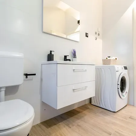 Penthouse Nensi * Baska Voda