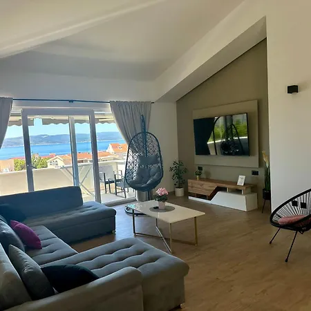 Penthouse Nensi Apartment *